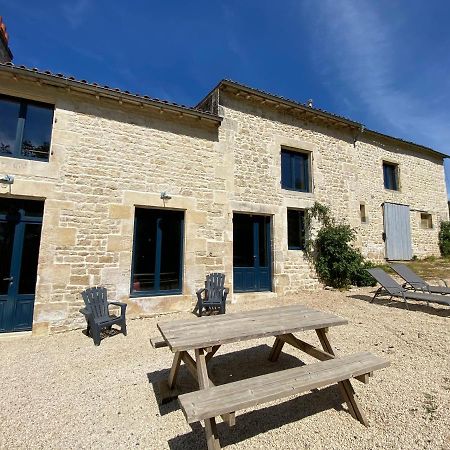 Château des Loups - Les Cèdres Bleus Echire Exterior foto
