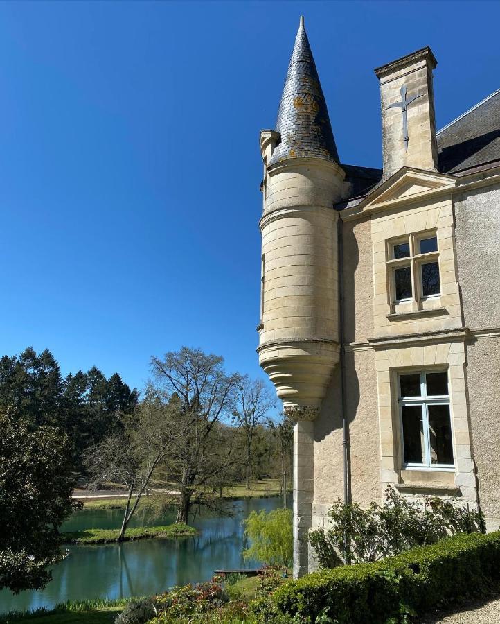 Château des Loups - Les Cèdres Bleus Echire Exterior foto