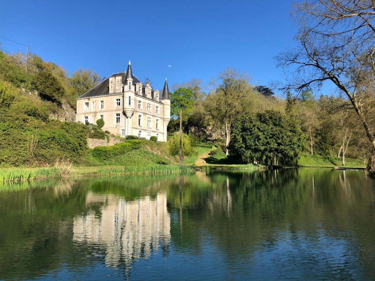 Château des Loups - Les Cèdres Bleus Echire Exterior foto