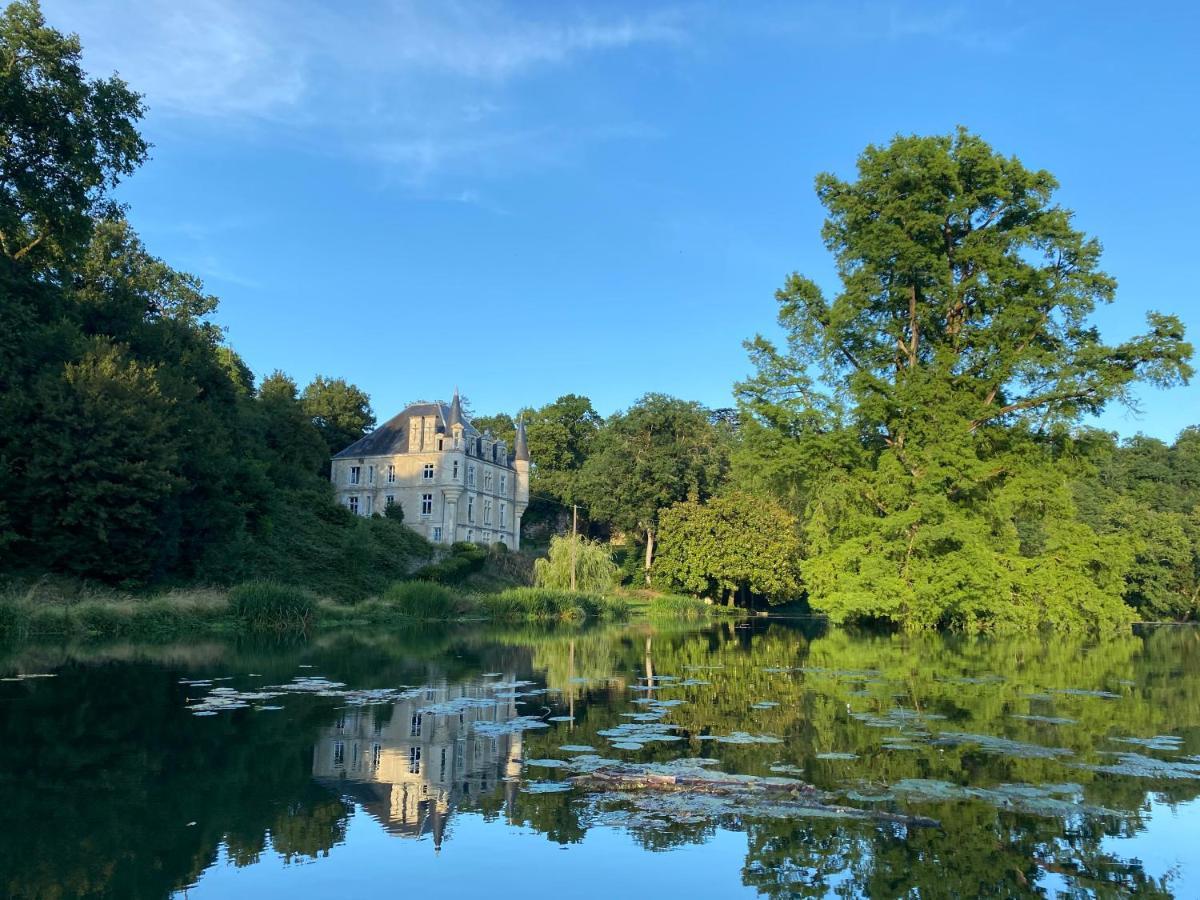 Château des Loups - Les Cèdres Bleus Echire Exterior foto